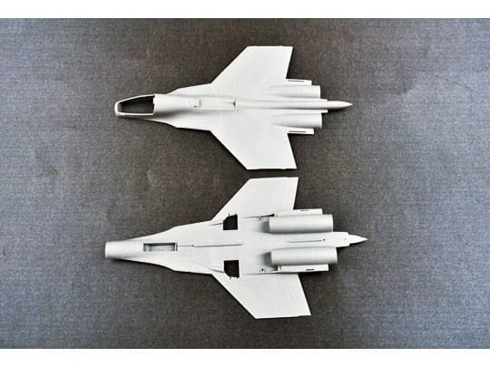 Samolot Sukhoi Su-33UB Flanker D 01669 Trumpeter