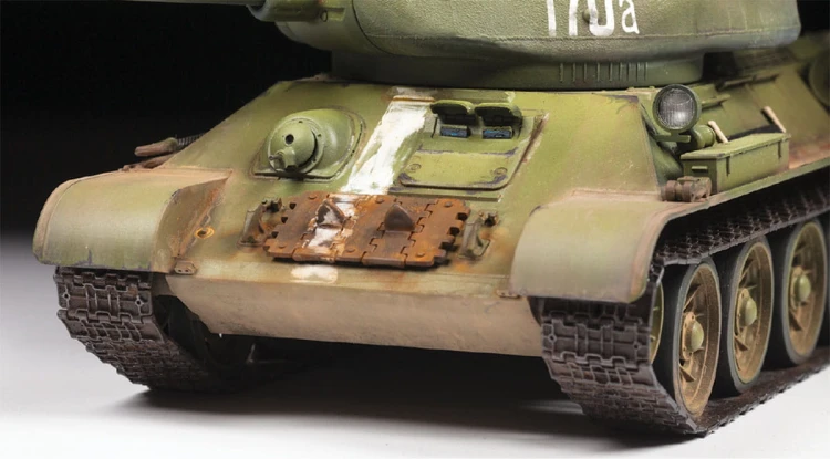 Czołg T-34/85 model 1944 3687 Zvezda