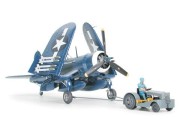 Samolot Vought F4U-1D Corsair z holownikiem 61085 Tamiya