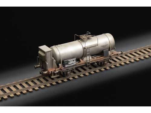 Wagon cysterna z kabiną hamulcową 8706 Italeri