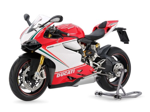 Ducati 1199 Panigale S Tricolore 14132 Tamiya