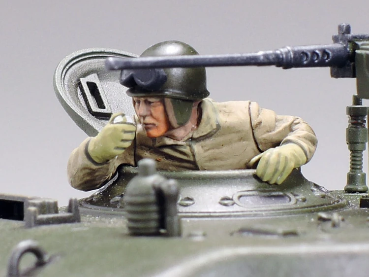 Czołg M4A3E8 Sherman Easy Eight 32595 Tamiya