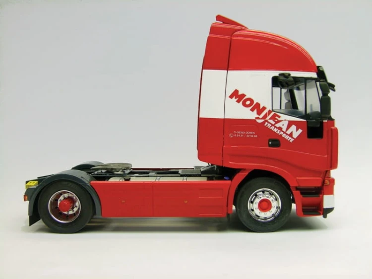 Iveco Stralis Active Space 3869 Italeri