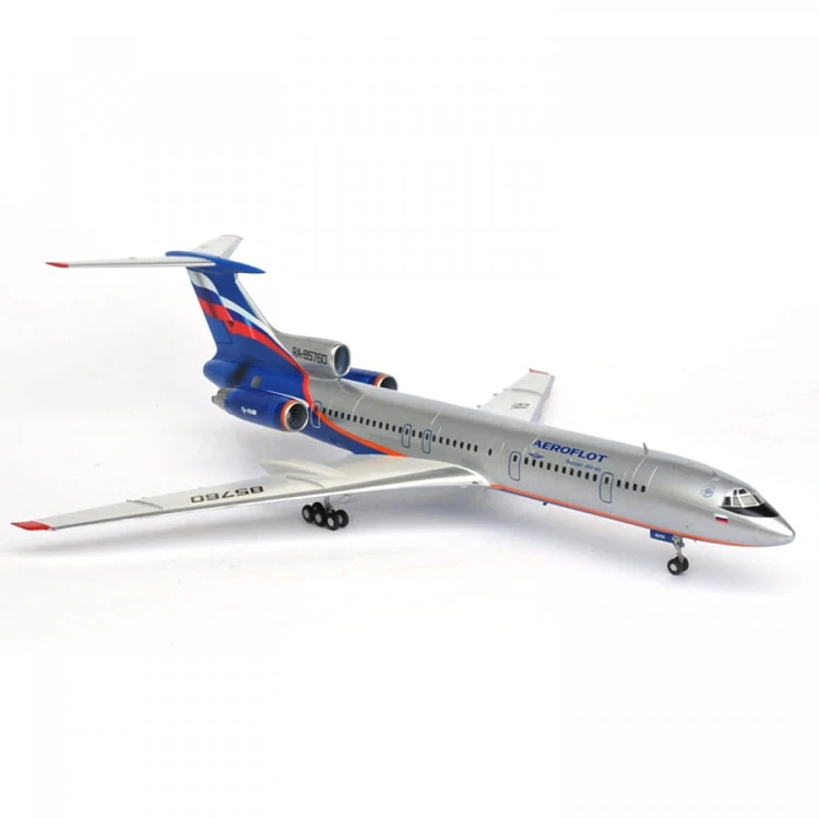 Samolot Tupolew Tu-154M 7004 Zvezda