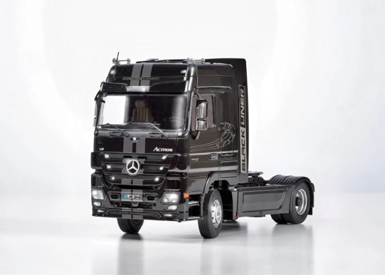 Mercedes Benz Actros MP3 3884 Italeri