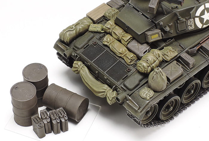 Czołg M24 Chaffee 37020 Tamiya