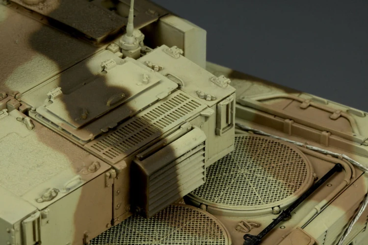 Czołg Leopard 2A7+ TS042 Meng