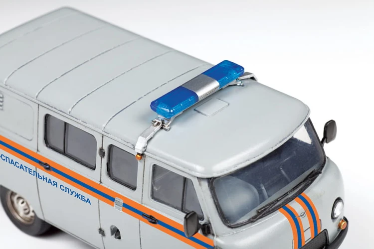 UAZ 3909 pogotowie ratunkowe 43002 Zvezda