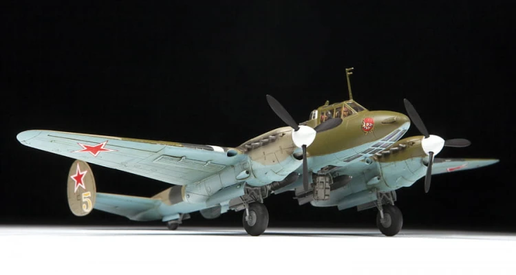 Samolot Petlyakov Petlakow Pe-2 7283 Zvezda