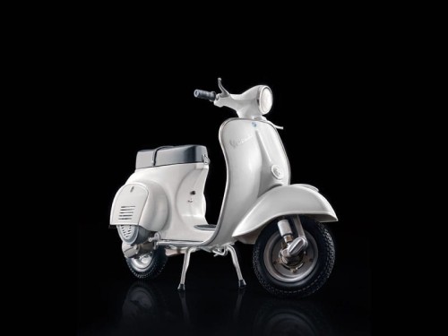 Vespa 125 Primavera 4633 Italeri
