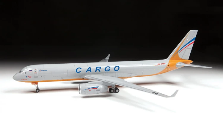 Samolot Tupolew Tu-204-100C 7031 Zvezda