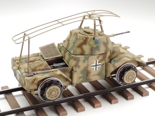 Samochód pancerny P 204 (f) 32413 Tamiya