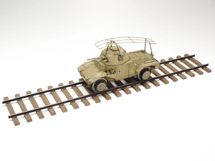 Samochód pancerny P 204 (f) 32413 Tamiya