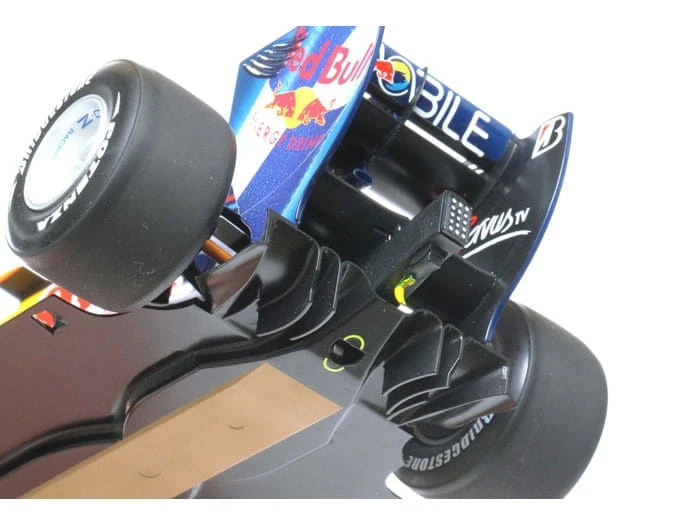 Bolid wyścigowy Renault RB6 20067 Tamiya