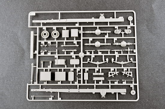Ciężarówka wojskowa URAL-4320 CHZ 01071 Trumpeter