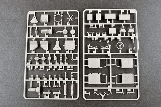 Ciężarówka wojskowa URAL-4320 CHZ 01071 Trumpeter