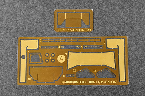 Ciężarówka wojskowa URAL-4320 CHZ 01071 Trumpeter