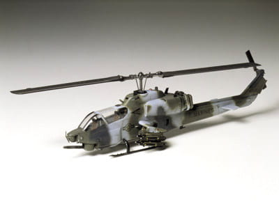Śmigłowiec Bell AH-1W Super Cobra 60708 Tamiya