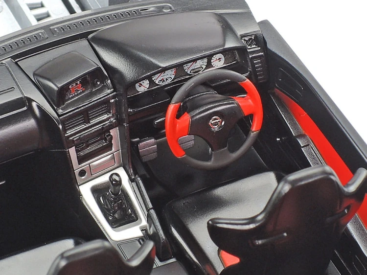 Nissan Skyline GT-R R34 Nismo Z-tune 24282 Tamiya