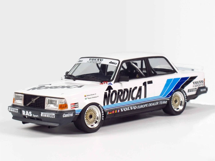 Volvo 240 Turbo '86 24013 NuNu Hobby