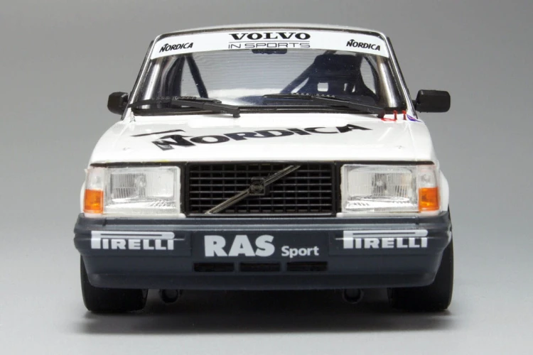 Volvo 240 Turbo '86 24013 NuNu Hobby