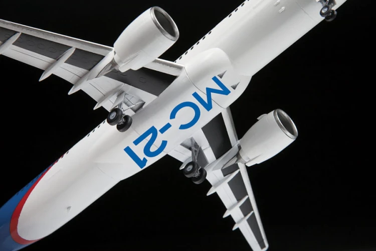 Samolot pasażerski Irkut MC-21-300 7033 Zvezda