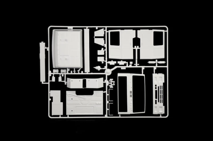 Volvo F16 Globetrotter Canvas 3945 Italeri