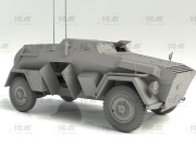 Wóz dowodzenia Sd.Kfz.247 Ausf.B z załogą 35111 ICM