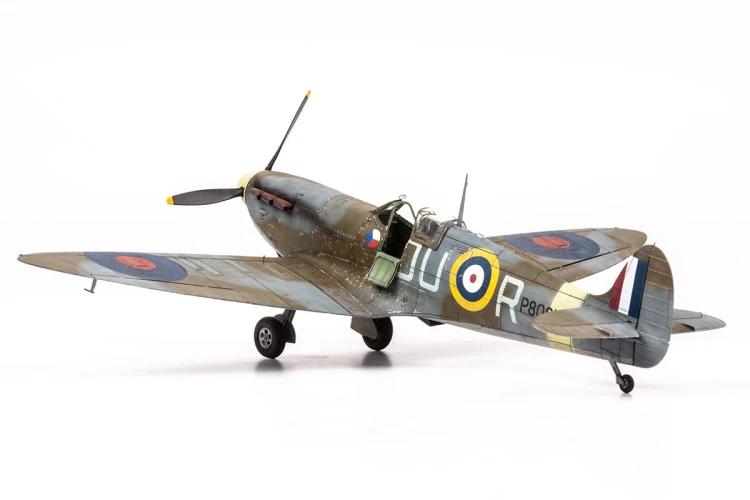 Samolot Supermarine Spitfire Mk.IIa 82153 Eduard