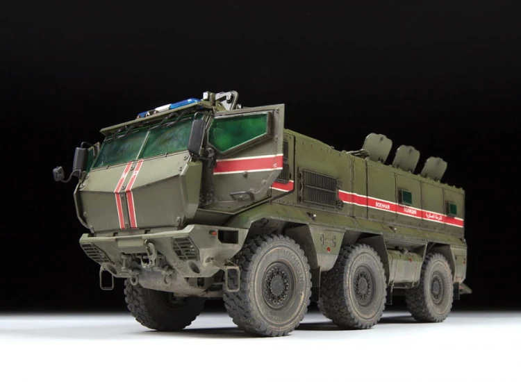Transporter KamAZ-63968 Typhoon-K 3701 Zvezda