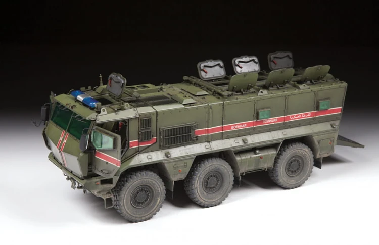 Transporter KamAZ-63968 Typhoon-K 3701 Zvezda