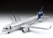 Samolot pasażerski Airbus A320neo 7037 Zvezda