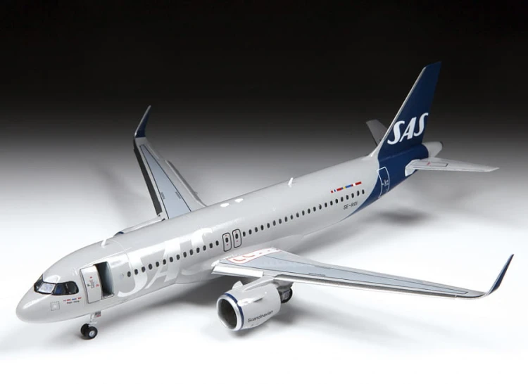 Samolot pasażerski Airbus A320neo 7037 Zvezda