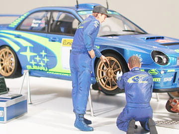 Mechanicy rajdowi Subaru Peugeot 24266 Tamiya