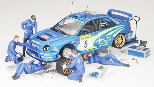 Mechanicy rajdowi Subaru Peugeot 24266 Tamiya