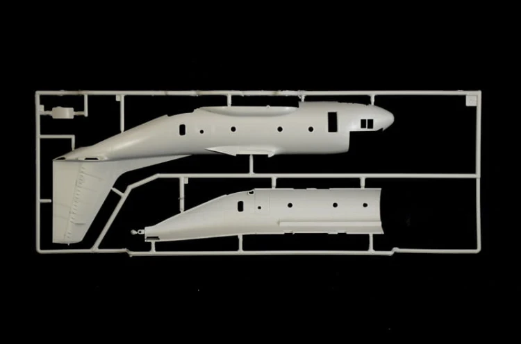 Samolot Alenia C-27J Spartan / G.222 1450 Italeri