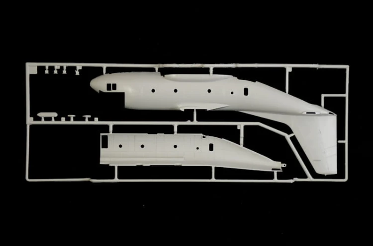 Samolot Alenia C-27J Spartan / G.222 1450 Italeri
