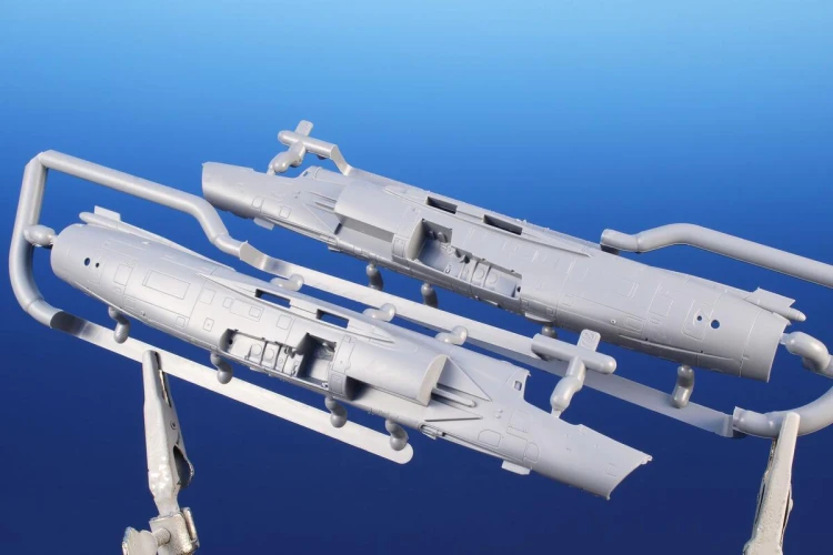 Samolot Dassault Mirage F.1AZ/CZ SH72435 Special Hobby