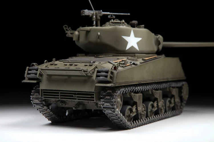 Czołg M4A3 (76) W Sherman 76mm 3676 Zvezda