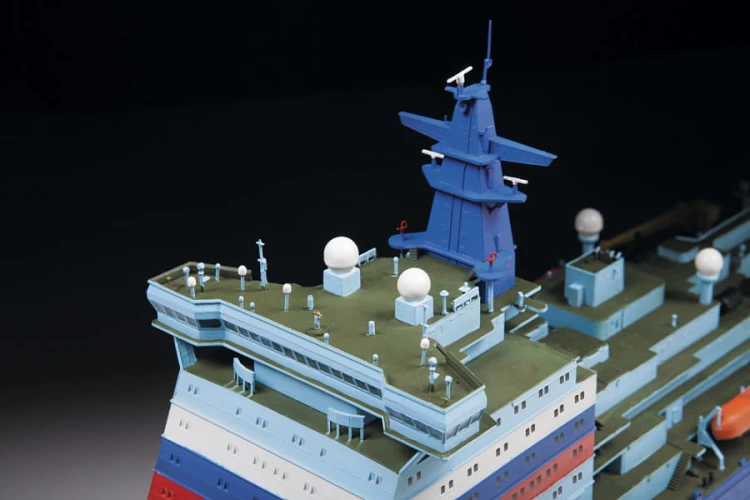 Lodołamacz atomowy Arktika 9044 Zvezda