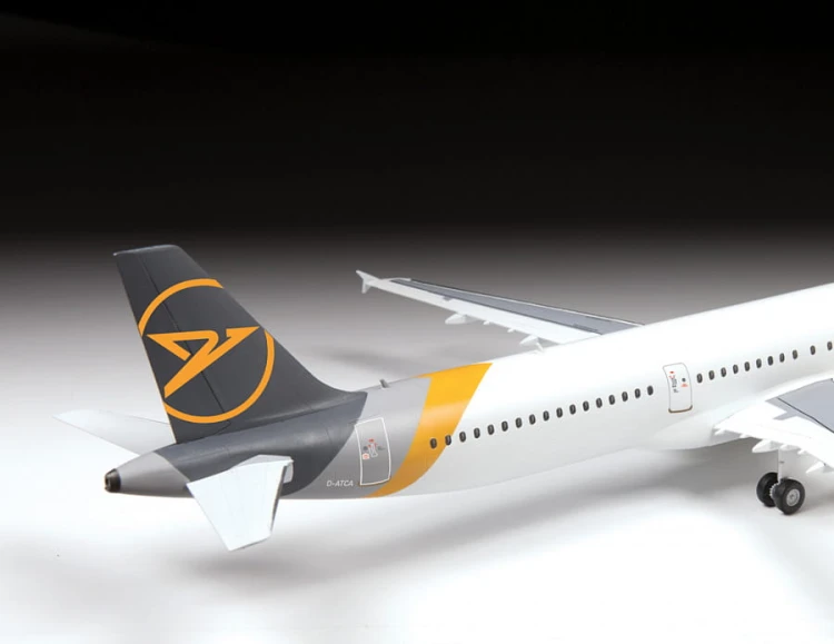 Samolot pasażerski Airbus A321ceo 7040 Zvezda