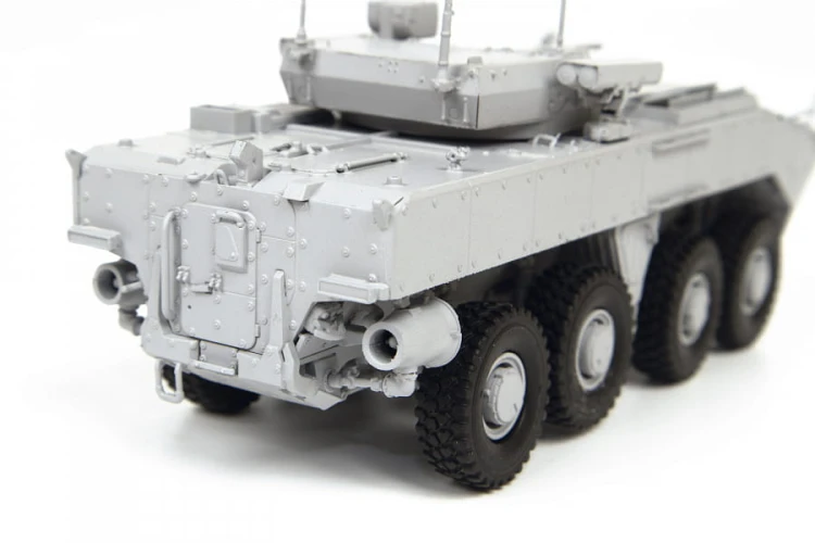 Transporter opancerzony Bumerang 8x8 5040 Zvezda