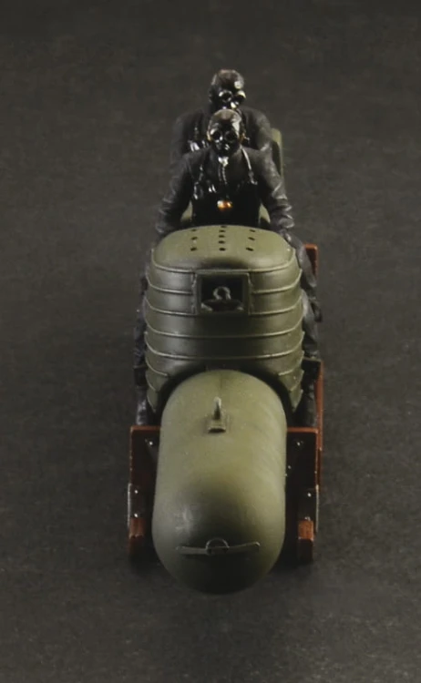 Torpeda wolnobieżna S.L.C. Maiale 5621 Italeri