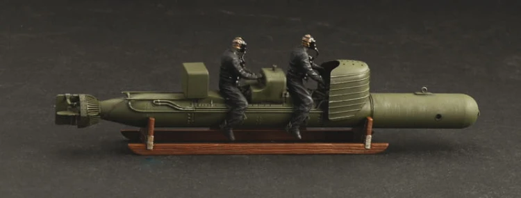 Torpeda wolnobieżna S.L.C. Maiale 5621 Italeri