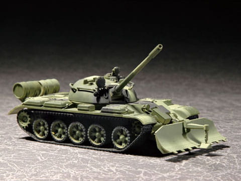 Czołg T-55 z BTU-55 07284 Trumpeter