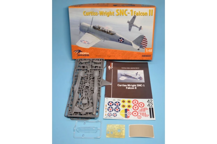 Samolot Curtiss-Wright SNC-1 Falcon II DW48041 Dora Wings