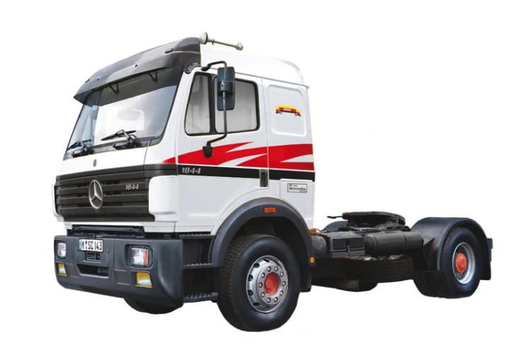 Mercedes Benz SK 1844 LS V8 3956 Italeri