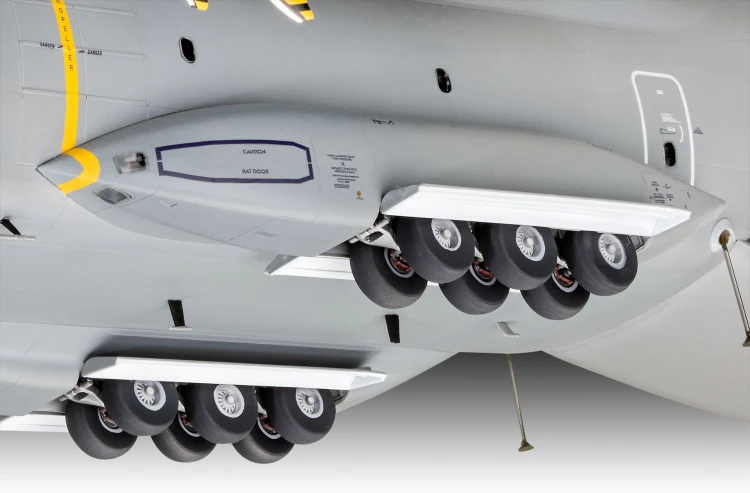 Samolot pasażerski Airbus A400M Atlas RAF 03822 Revell