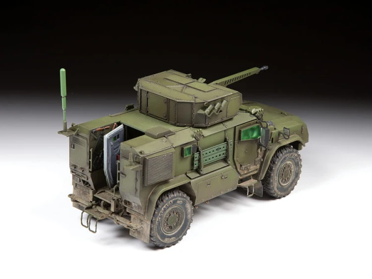 Pojazd opancerzony K-4386 Typhoon VDV 4x4 3648 Zvezda