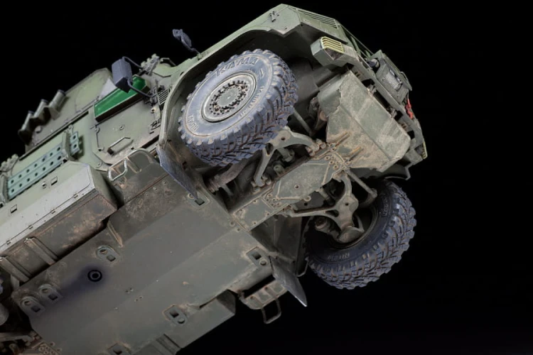 Pojazd opancerzony K-4386 Typhoon VDV 4x4 3648 Zvezda